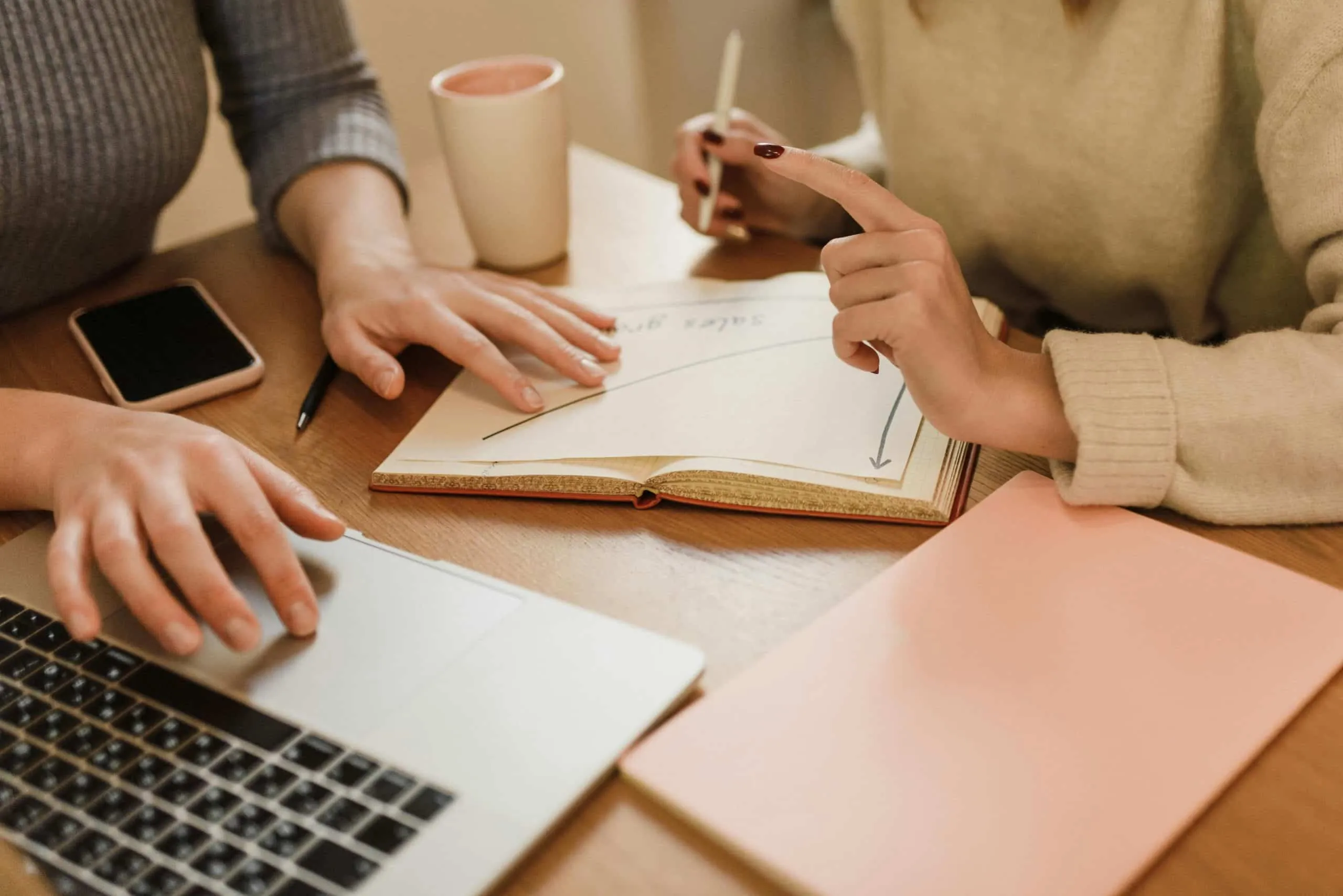 Conoce esta Nueva Forma de Trabajo Junto a DevHouse en Ica y Cómo Ayuda a los Profesionales Hoy en Día