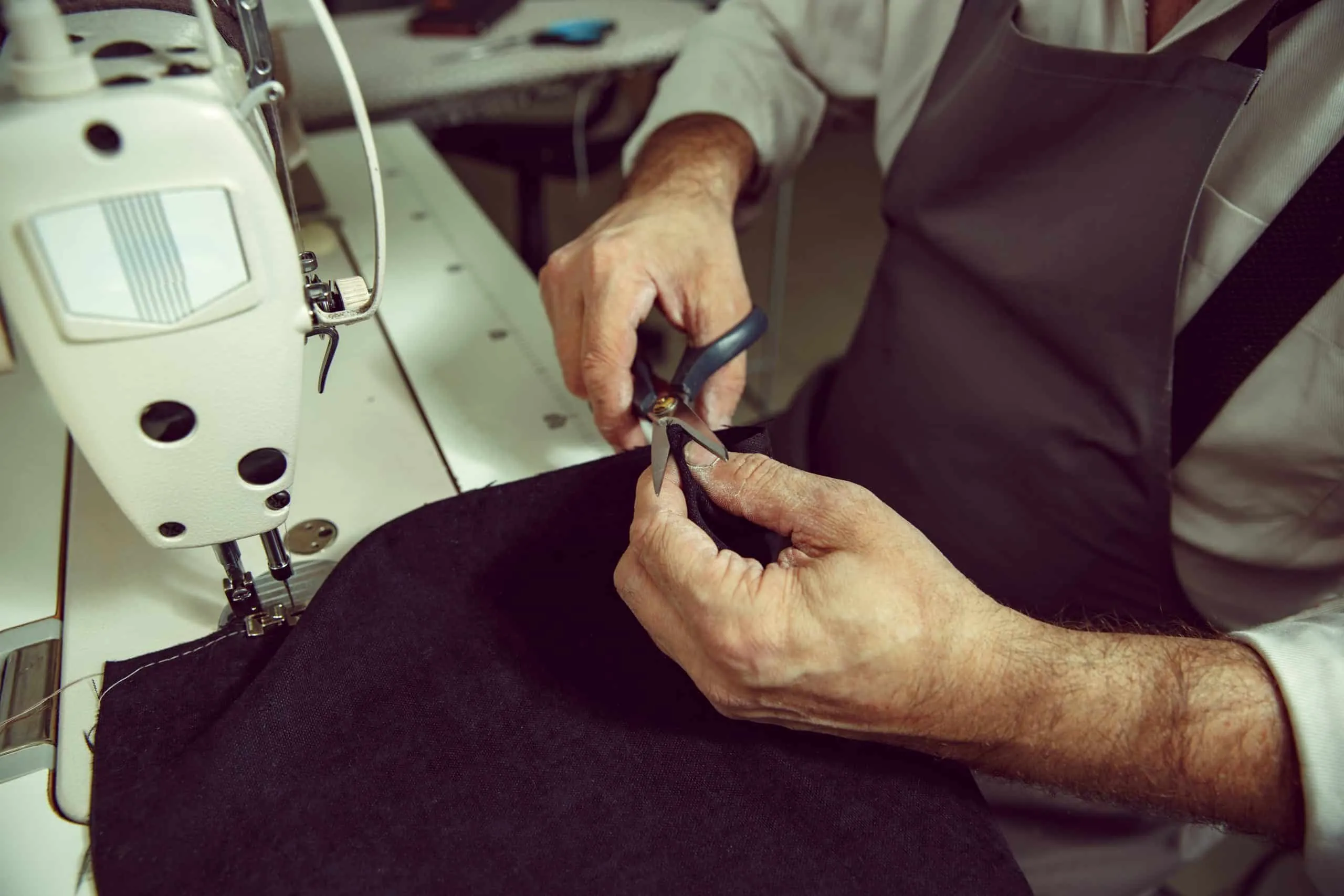 Entre Barrotes y Moda: La Producción de Alta Calidad de Lima la Gris