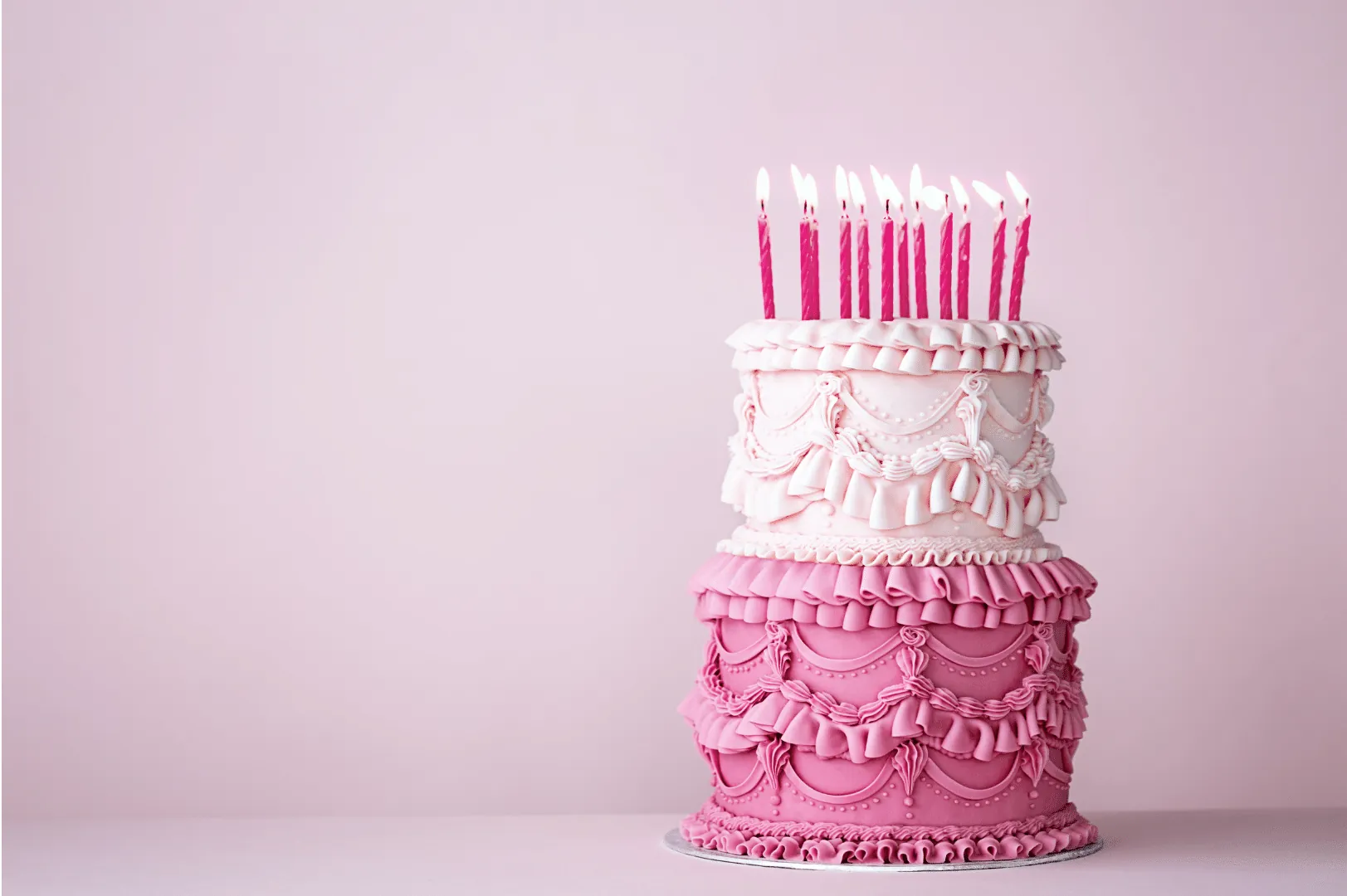 Fondant vs. Buttercream: ¿Cuál elegir para tu próximo Pastel?