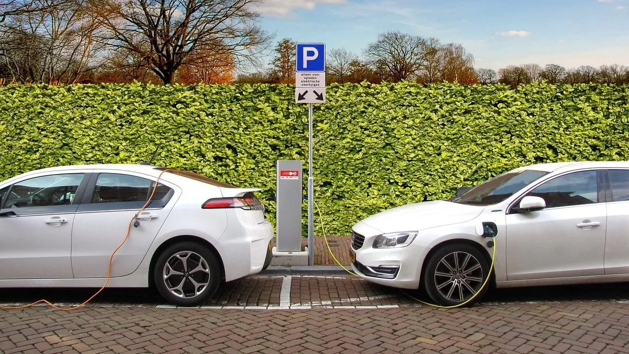Los vehículos eléctricos en el Perú: ¿Una moda o una realidad sostenible?