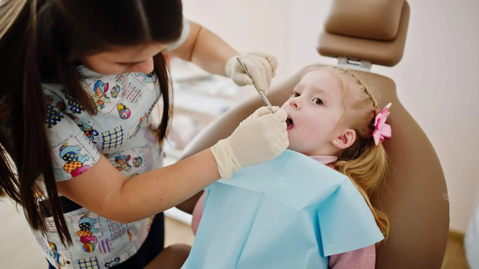 ¿Tu hijo necesita ir al dentista? Descubre el rol del odontopediatra
